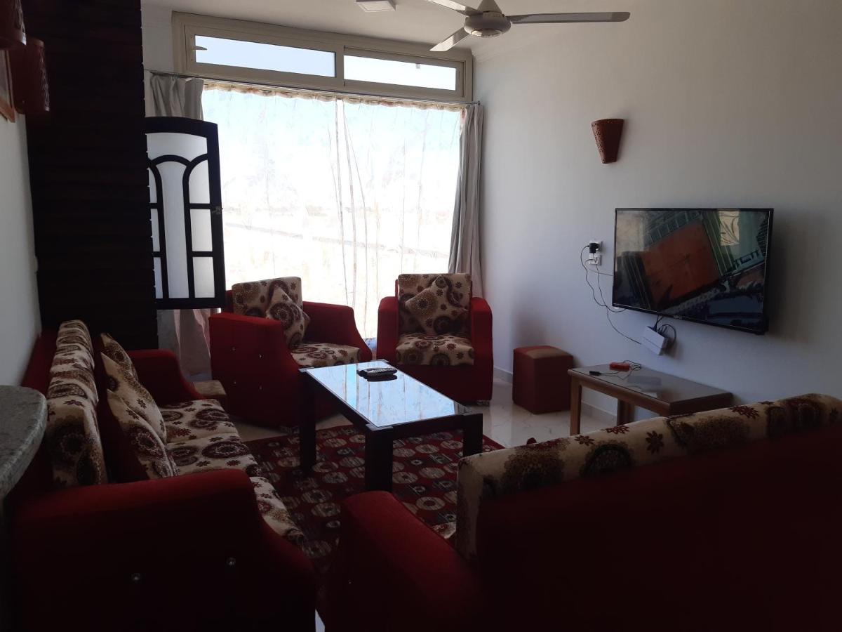 German Dolphin Apartment El Qoseir Exterior photo